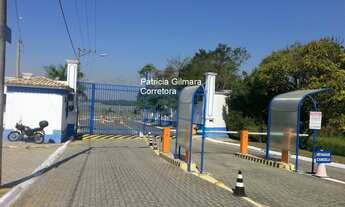 Imagem: Terreno com mais de 1.100m² dentro de um