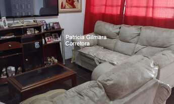 Imagem: Casa ampla com quintal amplo. Possui 4 quartos