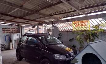 Imagem 3: Casa ampla com quintal amplo. Possui 4 quartos sendo 1 com suíte e 3 vagas de garagem cobe