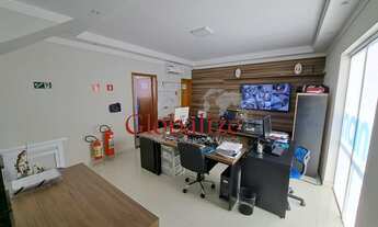 Imagem 2: Casa triplex com 160m², 3 quartos, 1 suíte, churrasqueira e piscina por R$1.700.000,00 no