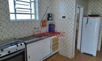 Imagem 4: Casa térrea bem grande em Santos na Ponta da Praia com 3 dormitórios e edícula nos fundos