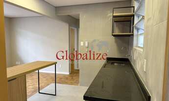 Imagem 2: Apartamento à venda com 68m², quartos, garagem, reformado por R$440.000,00 no Embaré em Sa