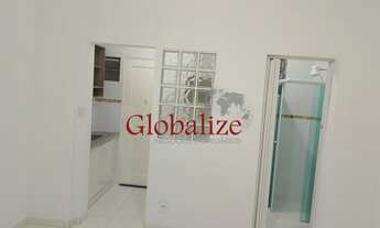 Imagem 3: Kitnet térreo no Embaré em Santos com passagem para a praia por $ 270.000,00