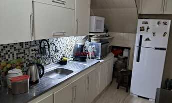 Imagem 6: Sobrado para reforma em Santos na Vila Belmiro com 2 dormitórios, garagem e quintal nos fu