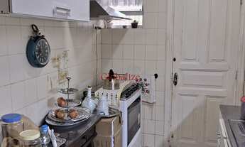 Imagem 4: Sobrado para reforma em Santos na Vila Belmiro com 2 dormitórios, garagem e quintal nos fu