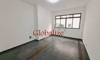 Imagem 2: Apartamento à venda com 109m², 3 quartos, 2 banheiros, elevador, 1 quadra da praia por R$5