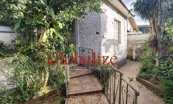 Imagem: Casa com quintal para reforma à venda no