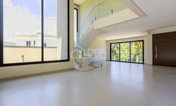 Imagem 4: Imperdível: Casa à venda em Alphaville, Santana de Parnaíba-SP, com 4 quartos, 4 suítes e