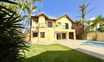 Imagem 2: Luxuosa casa de 4 suítes no Tamboré, Santana de Parnaíba-SP, com 3 salas, 6 vagas de garag