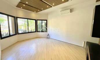 Imagem 6: Luxuosa casa de 4 suítes no Tamboré, Santana de Parnaíba-SP, com 3 salas, 6 vagas de garag