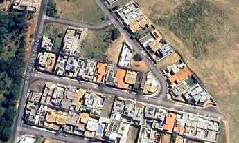 Imagem: Terreno à venda em localização privilegiada