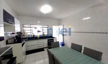 Imagem: SOBRADO COM 03 DORMITÓRIOS SENDO 01 SUITE