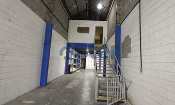 Imagem 5: EXCELENTE GALPÃO DE 390 M², COM MEZANINO, PARA LOCAÇÃO NO RUDGE RAMOS EM SÃO BERNARDO DO C