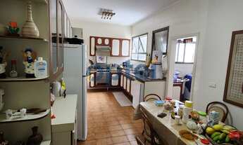 Imagem 5: Apartamento mobiliado com 4 dormitórios (3 suítes), 2 vagas cobertas, 170 m² a duas quadra