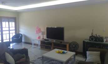 Imagem 6: Casa Sobrado / 4 dormitórios sendo 3 Suítes / Condomínio Residencial Coleginho / Piscina