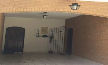 Imagem: Casa / 05 dormitórios, sendo 2 suítes