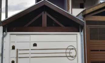 Imagem: Casa Sobrado meio lote não geminado - Residencial