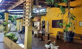 Imagem 4: Encantadora Chácara à Venda em Caçapava - SP, 2 Casas, Salas, Banheiros, 2 Vagas, terreno