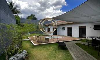 Imagem: Casa de Luxo com Piscina em Condomínio