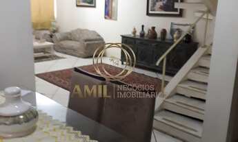 Imagem: Casa à Venda 228m², 4 Quartos, Zona Central