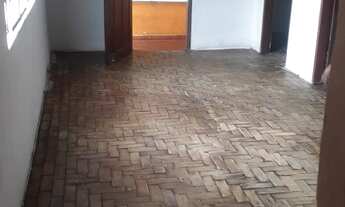 Imagem: Vende-se casa com edícula no bairro Buquirinha