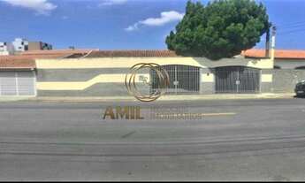 Imagem 1: Aconchegante Casa a Venda no bairro Independência em Taubaté com 250mª