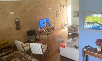 Imagem: Casa / 03 dormitórios / 01 Suíte / Jardim