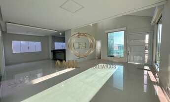 Imagem 2: RA Amil Aluga ou Vende / Casa de Alto Padrão/ 3 suítes com Planejados,/Escritório/Piscina