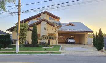 Imagem: Sobrado de alto padrão em condomínio fechado