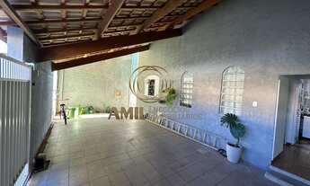 Imagem 1: Casa / Jardim América / 03 dormitórios com 01 suite / 300m² AC / Taubaté