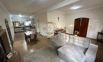 Imagem 4: Casa sobrado com piscina / 04 dormitórios sendo 1 suíte / Eugênio de Melo 520 m² /São Jos