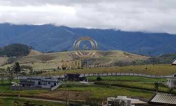 Imagem: Terreno no Village da Serra / 1045m² /