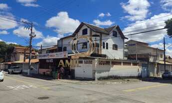 Imagem: Casa com edicula / 05 dormitórios sendo