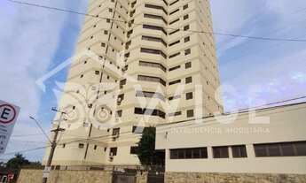 Imagem: Apartamento com ampla sacada com vista panorâmica