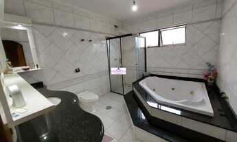 Imagem 7: Linda e imponente casa com piscina, casa de hospedes e 3 suítes grandes