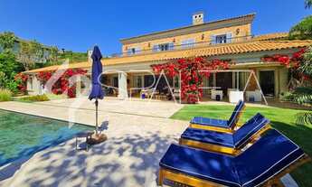 Imagem: Lindíssima residência com estilo toscano