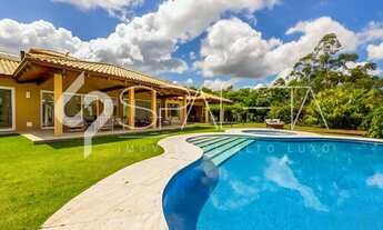 Imagem 2: Mansão com arquitetura litorânea e total conexão com a natureza à venda no Terras de São J