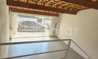 Imagem 7: Casa de 2 dormitórios com 1 suíte e sala conjugada com a cozinha e 2 vagas de garagem cobe