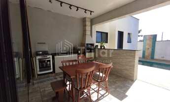 Imagem 4: Lindíssimo e amplo imóvel em condomínio fechado com 4 dormitórios (1 master