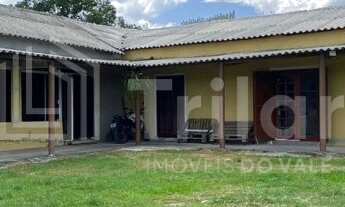 Imagem 2: VENDA OPORTUNIDADE - CONFORTÁVEL CHÁCARA C/PISCINA, FORNO/FOGÃO A LENHA - JACAREÍ A POUCOS