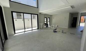 Imagem 6: Lindíssimo sobrado em condomínio fechado com 4 suítes e lazer com piscina com previsão de