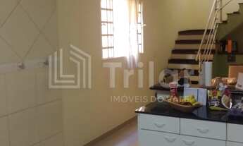 Imagem 5: SOBRADO COM 03 DORMITÓRIOS (01 SUÍTE), SACADA, GARAGEM COBERTA PARA 02 CARROS, PORTÃO AUTO