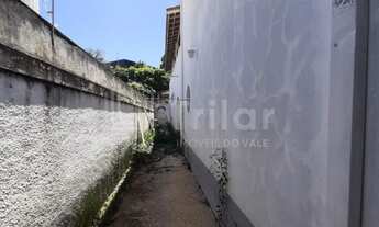 Imagem 2: Imóvel à Venda em São José dos Campos-SP - Casa com 4 Quartos, 1 Suíte e 393m² no Jardim E