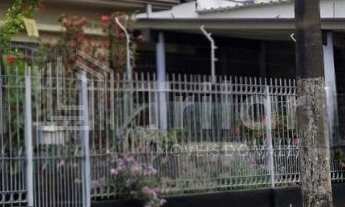 Imagem 2: Imóvel residencial e comercial com 720m2 de terreno, testada de 24 metros, plano e com 188