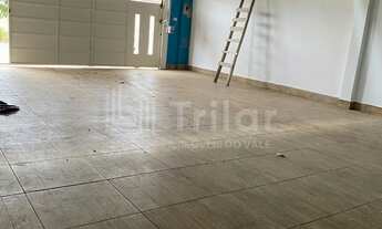 Imagem 3: Sobrado de 5 dormitórios com uma suíte com planejados, piscina, churrasqueira e 6 vagas ga