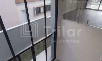 Imagem 2: Majestoso e amplo sobrado em condomínio fechado com 4 suítes sendo 1 master com hidromassa