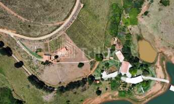 Imagem 3: Maravilhoso sítio com 3 casas, sendo a principal, a do caseiro e 6 chalés e mais lazer com