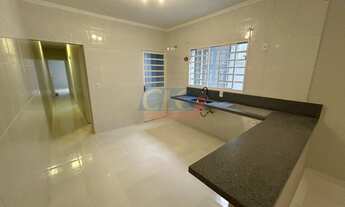 Imagem 3: Casa com 2 dormitórios sendo 1 suite Banheiro social Próximo ao Polo Shopping, Atacados, F