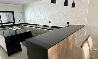 Imagem 5: Casa de Alto Padrão no Condomínio Portal da Serra: Luxo, Conforto e Segurança em Bragança