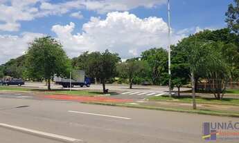 Imagem 2: Terreno comercial de 300 m² na marginal do parque ecológico. Local de fluxo intenso, estac
